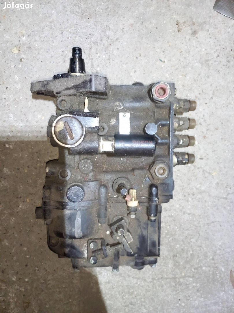 MTZ Motorpal adagoló