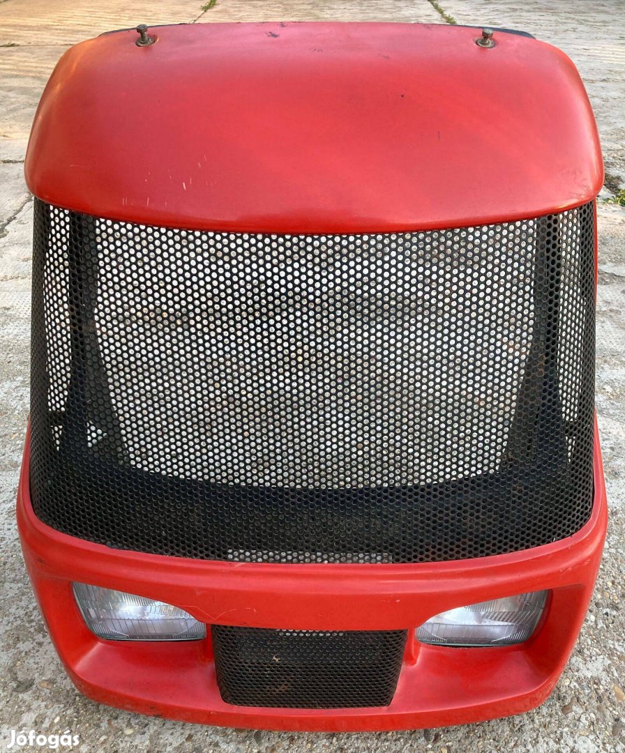 MTZ (Belarus) 820.2 motorháztető orrkúp, lámpákkal eladó