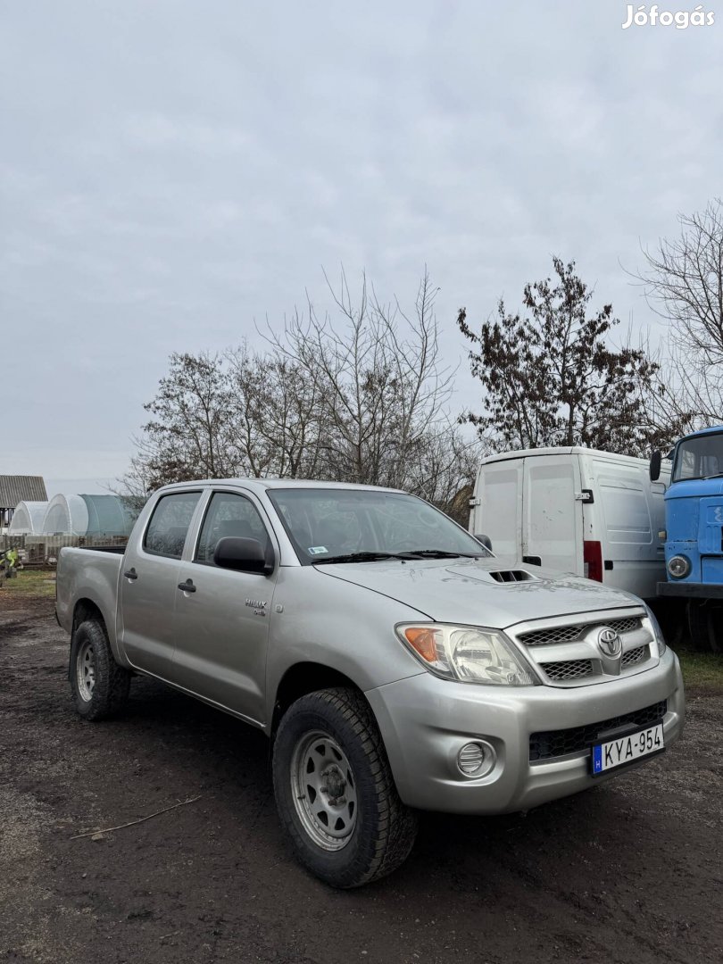 MTZ csere Toyota Hilux