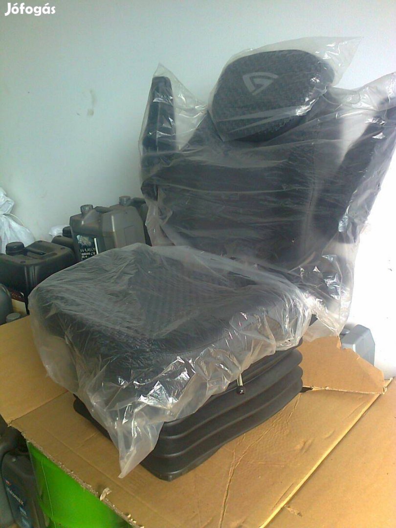 MTZ gyári fejtámlás egyedi hímzett új ülés !