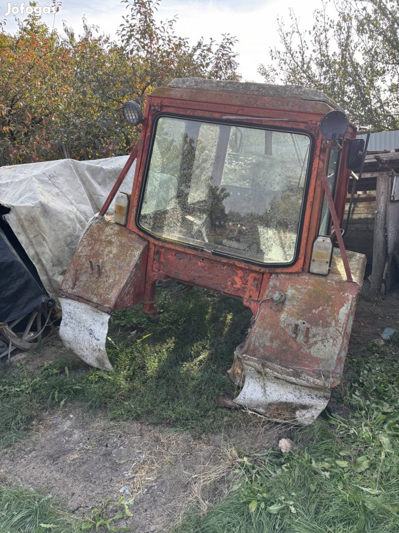 MTZ panoráma fülke 