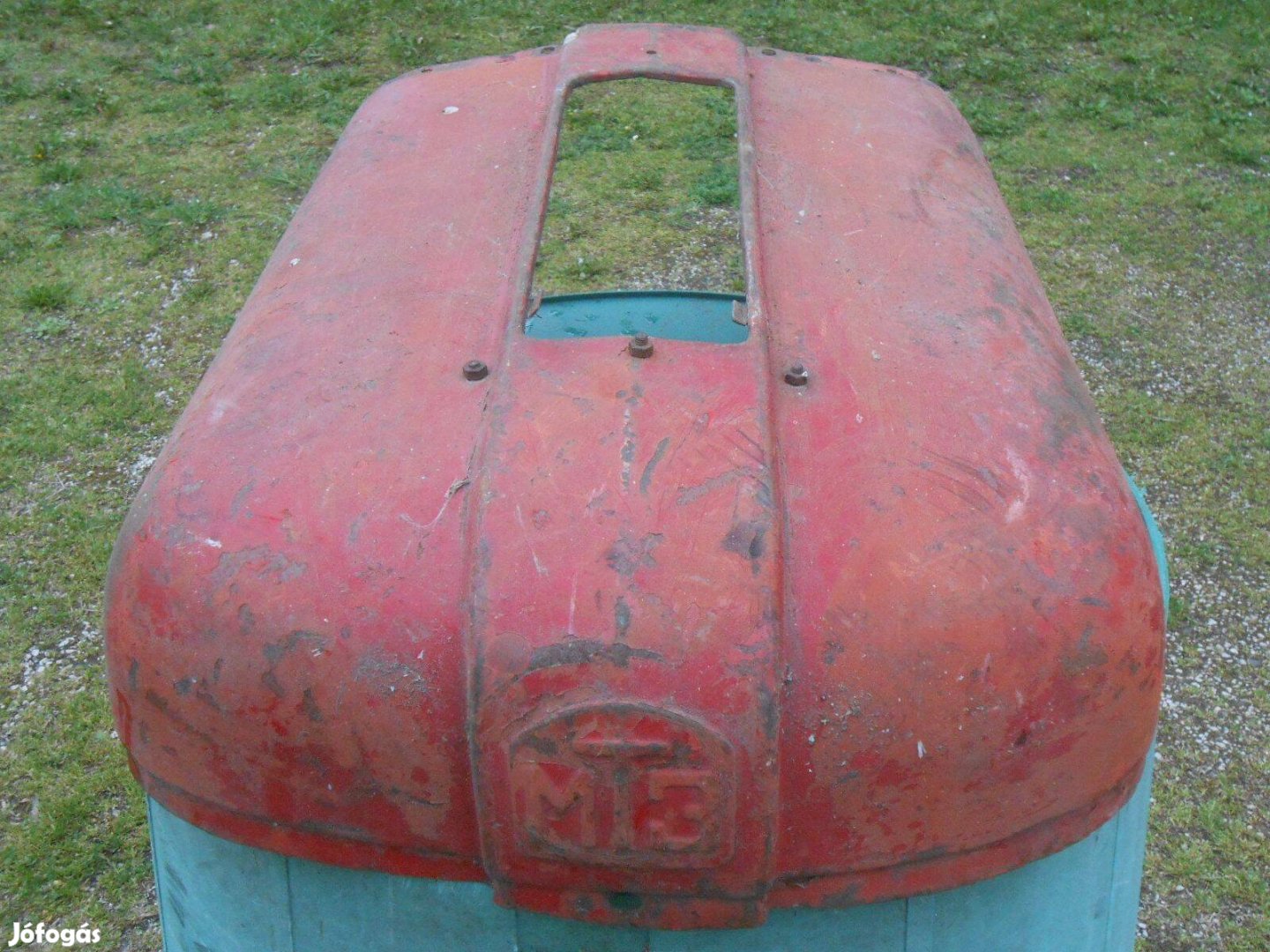 MTZ régi oldtimer traktorra motorháztető eladó