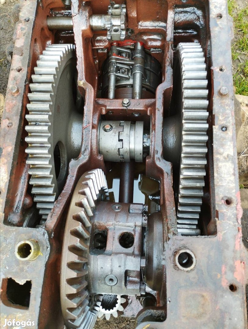 MTZ traktor alkatrész pár 