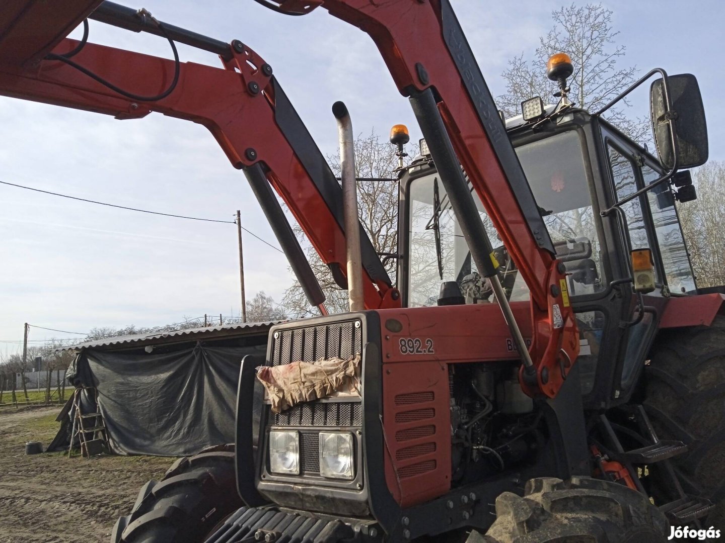 MTZ traktor jó állapotban új homlokrakodoval elado