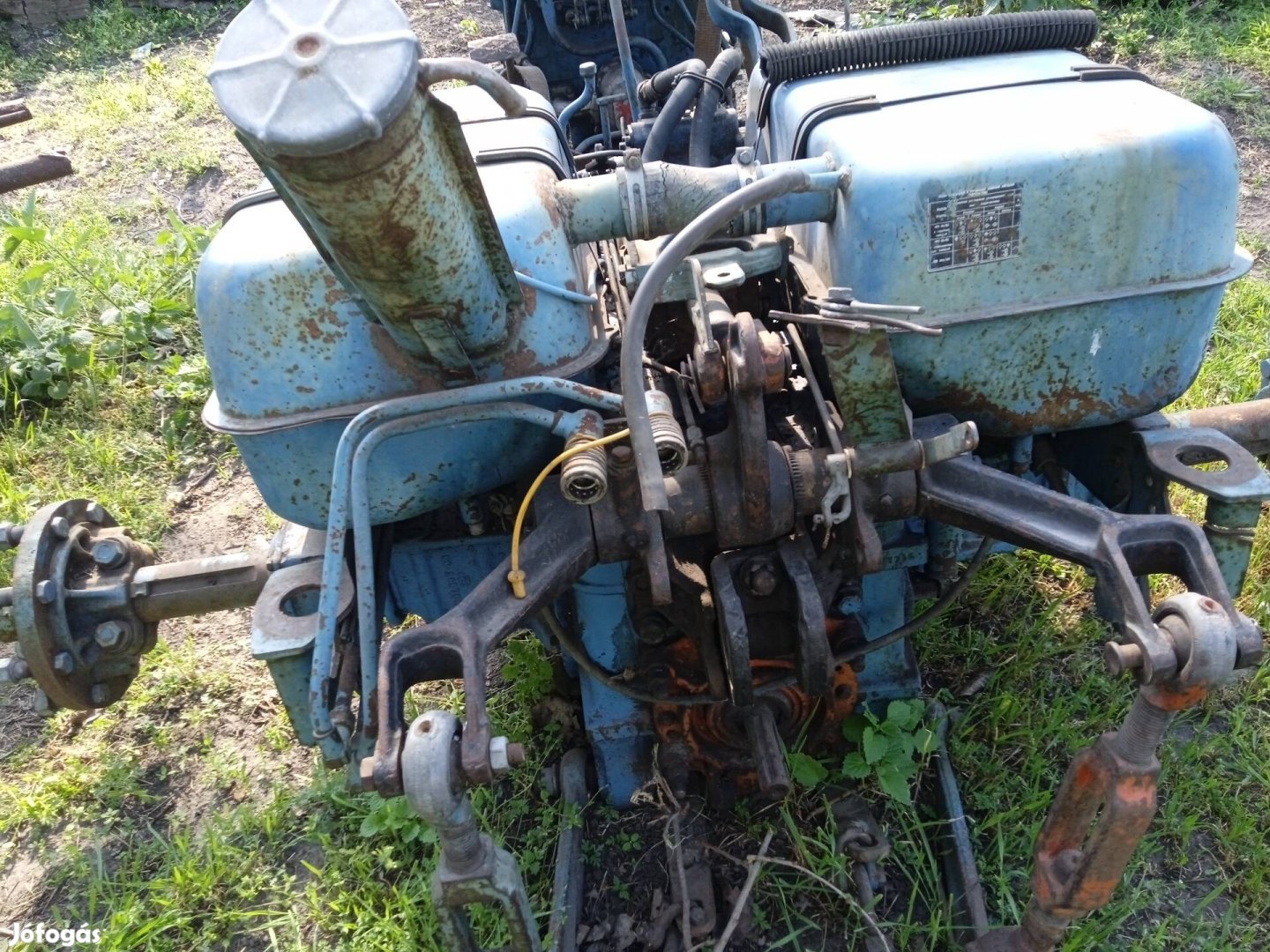 MTZ traktor komplett hátulja kevés üzemóra 
