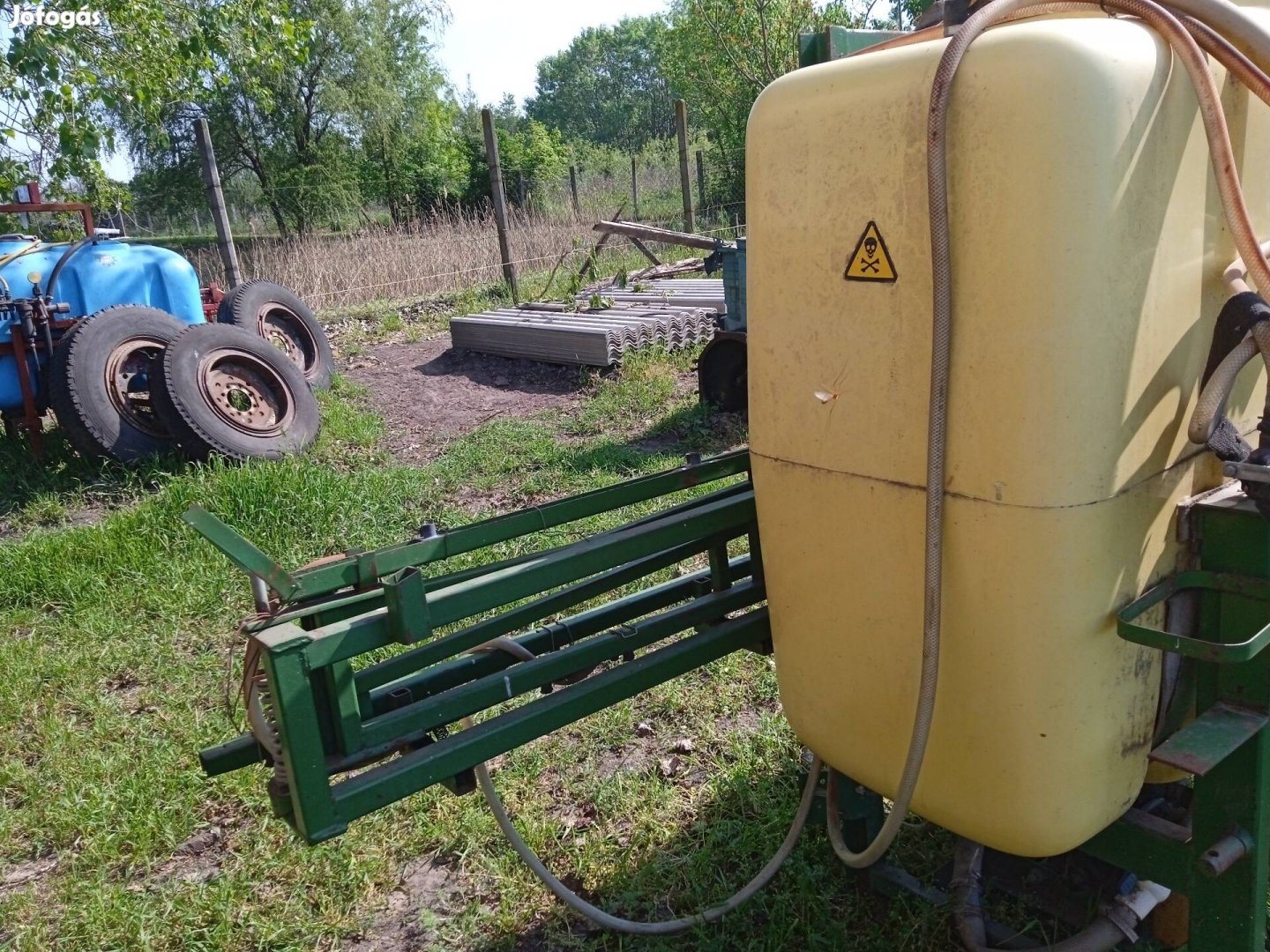 MTZ traktor vagy más munkagéphez 600 literes permetező 
