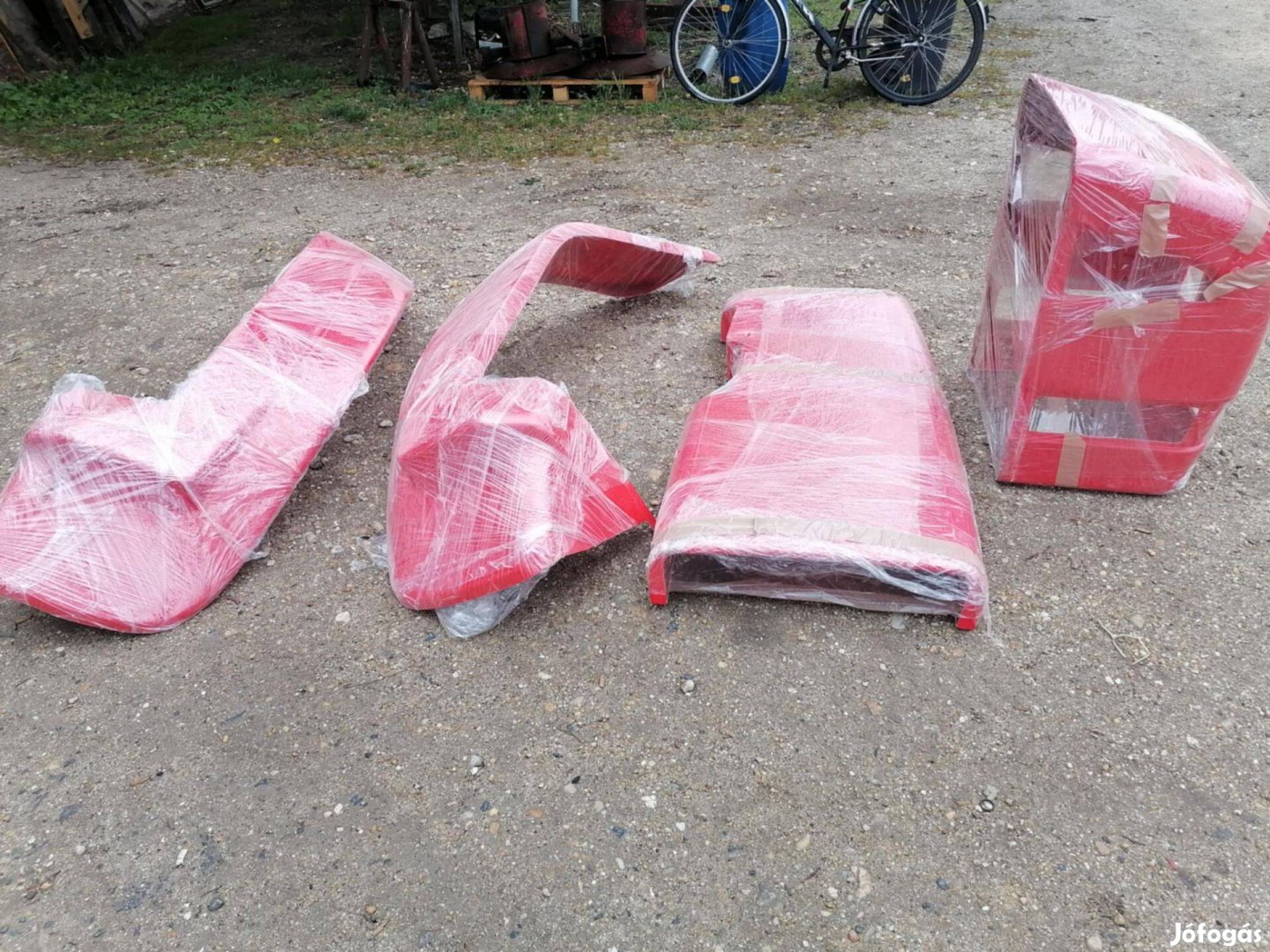 MTZ traktorhoz műanyag karosszéria elemek