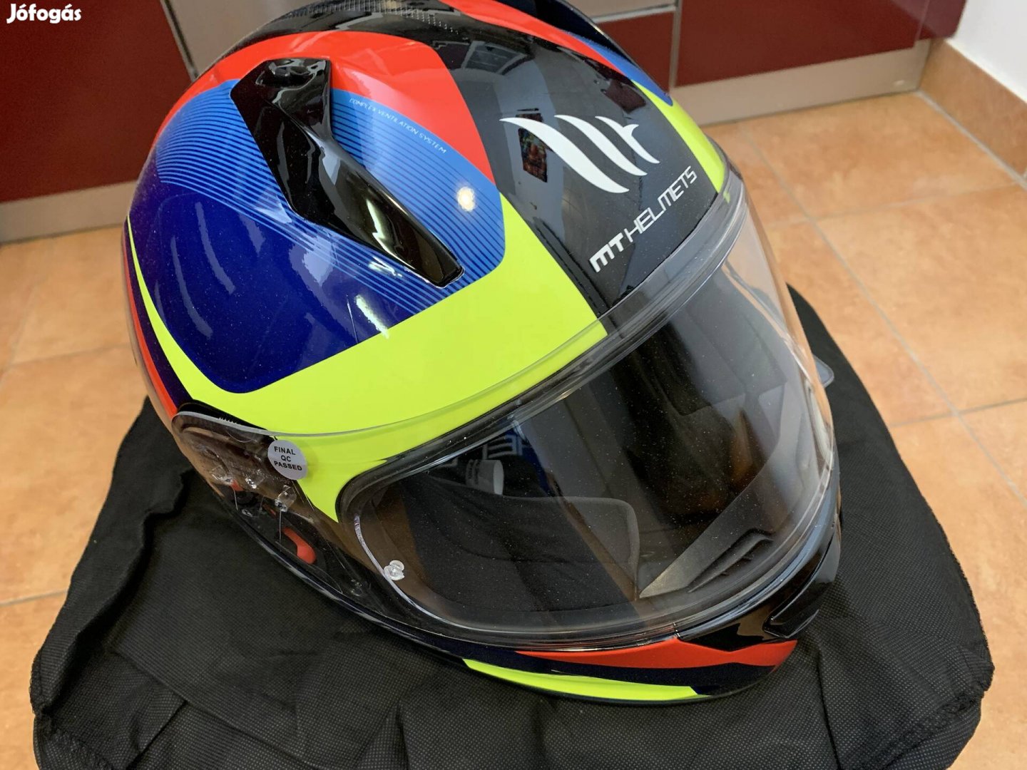 MT helmets bukósisak