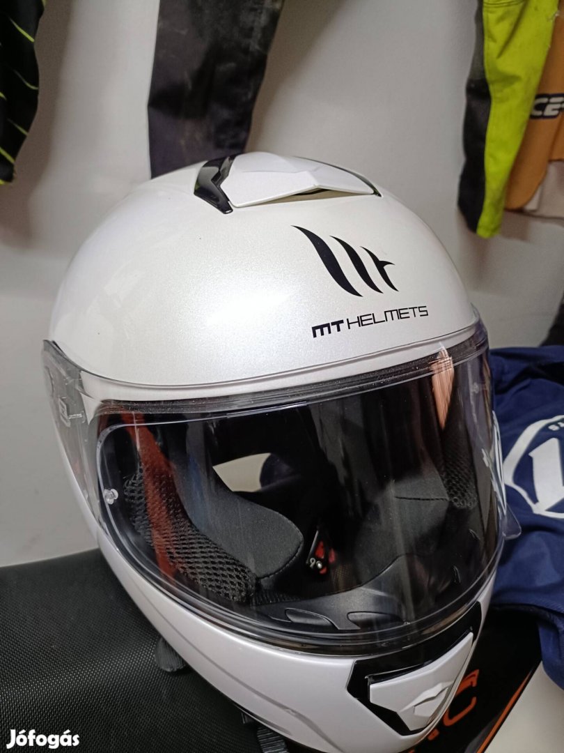 MT helmets thunder 3. 