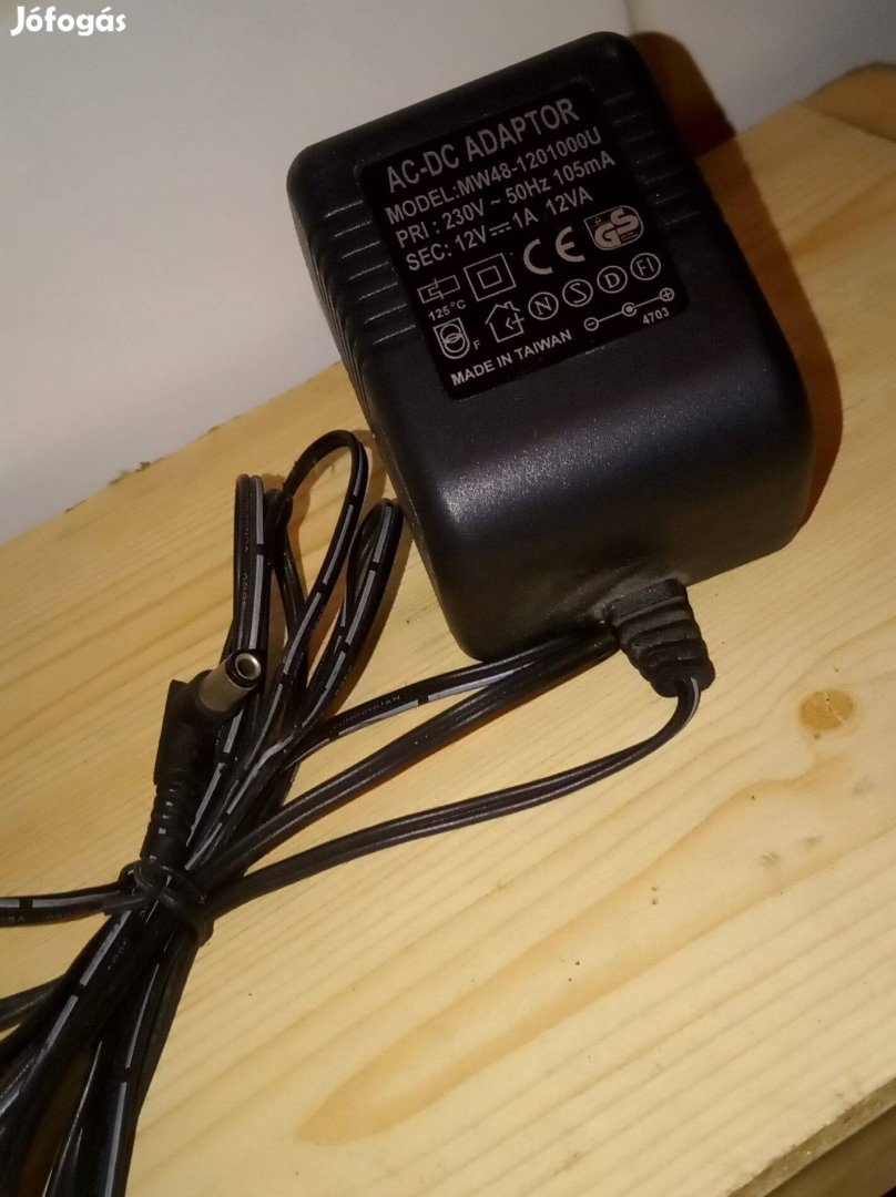 MW48-1201000U DC adapter 12V 1A működő