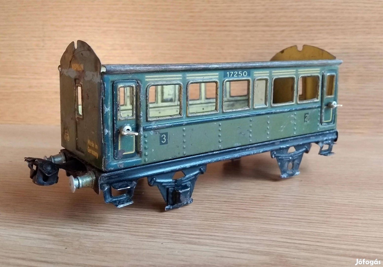 MÄRklin 0-ás nyomtávú Személy kocsi maradvány keki-zöld színű antik