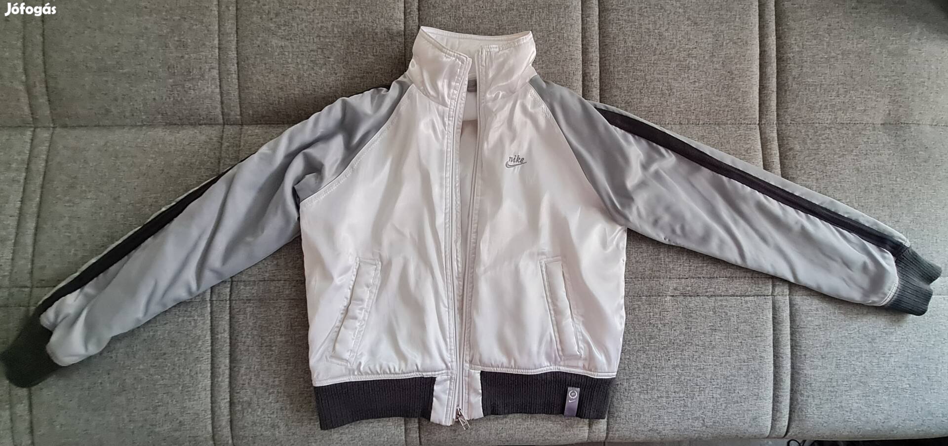 M-es eredeti Nike kabát dzseki szép állapotban