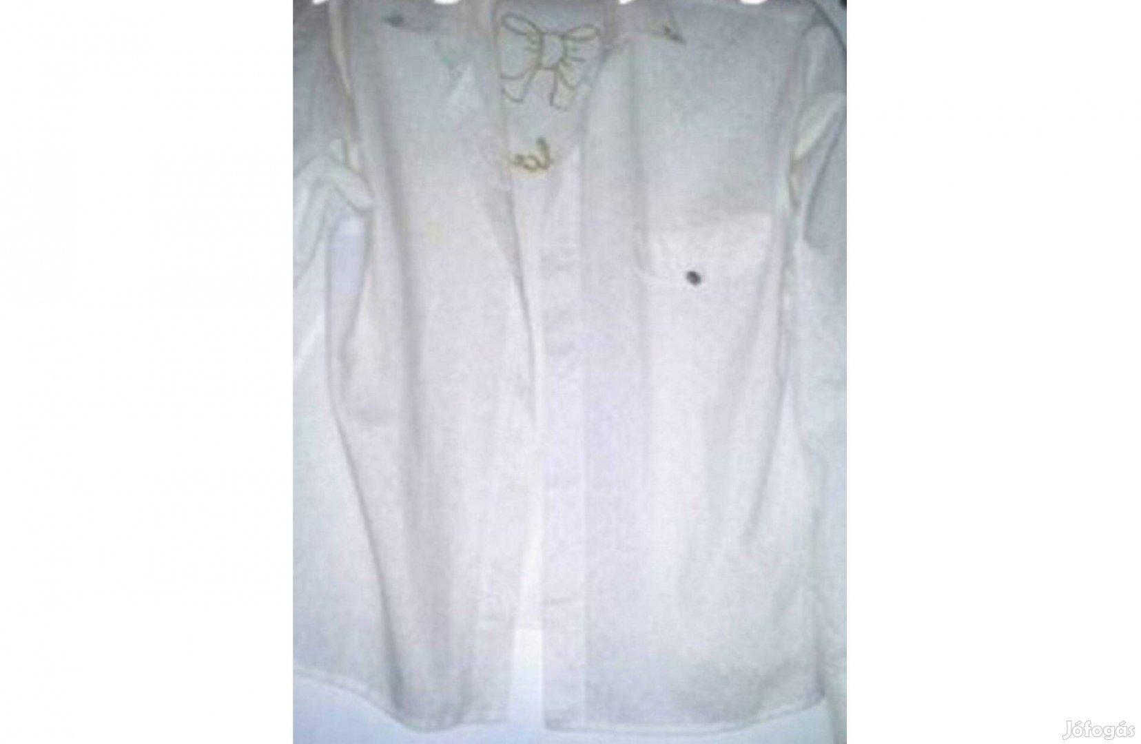 M-es női fehér ing, hátán aranyszínű hímzéssel