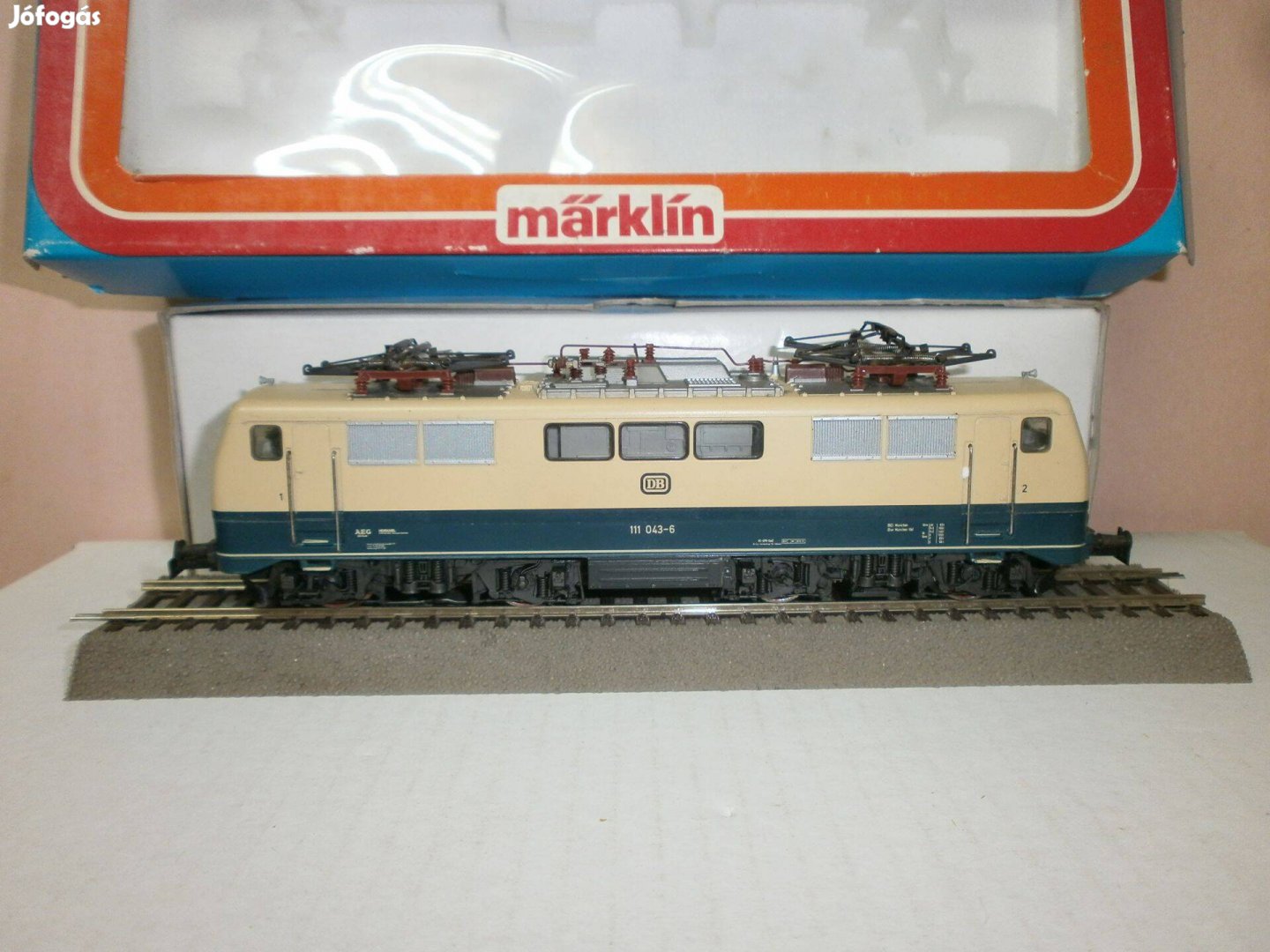 Märklin 3042 - DB - BR 111 - villanymozdony - H0