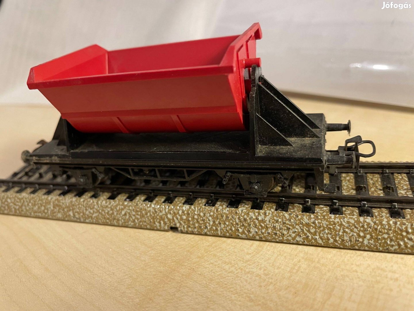 Märklin csillés tehervagon, piros