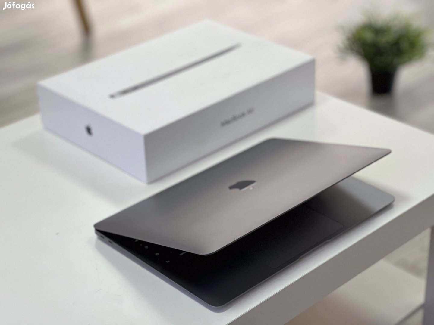 MacBook Air 2019 13 128GB 1 ÉV Garanciával Számlával