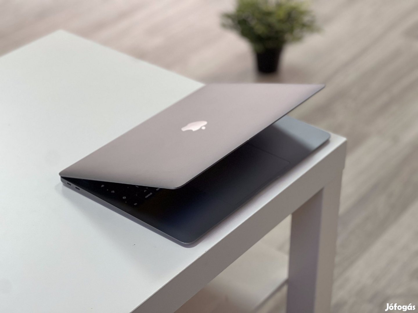 MacBook Air 2019 13 256GB 2 ÉV Garanciával Számlával