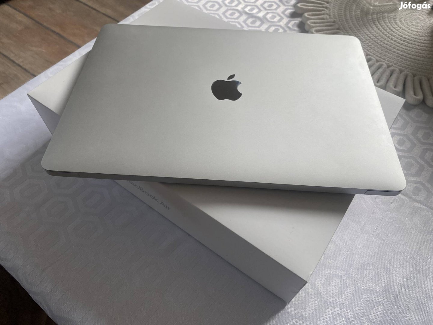 Macbook Air 13 M1 ezüst - 8GB/256GB - kiegészítőkkel