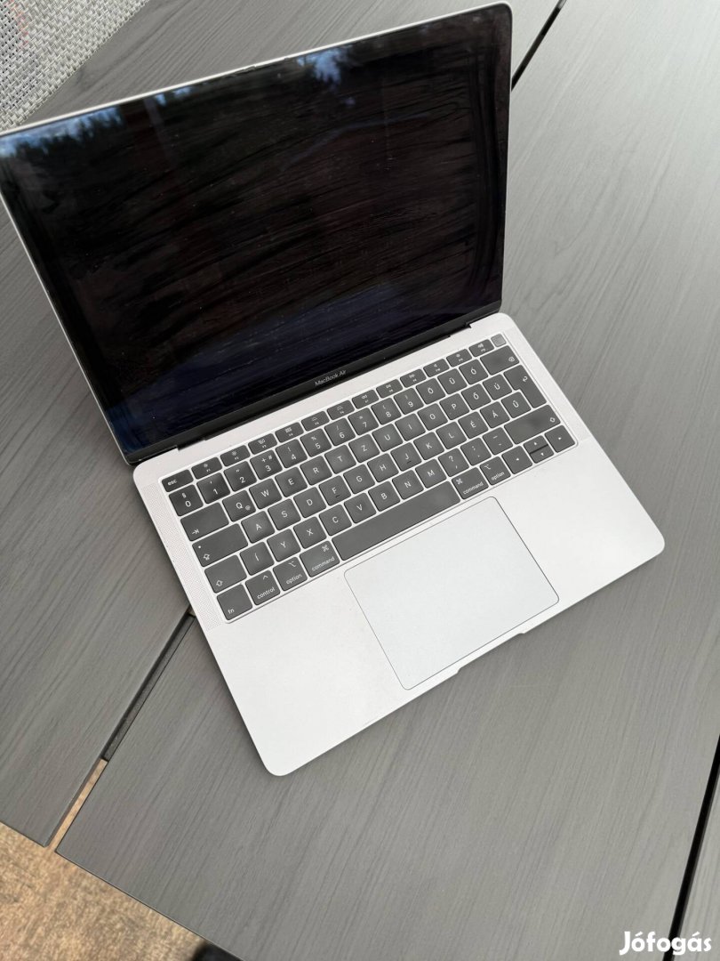 Macbook Air 13" 512GB custom gép eladó magánszemélytől