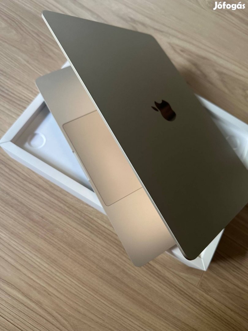 Macbook Air 15 M3 Magyar 2024 csillagfény