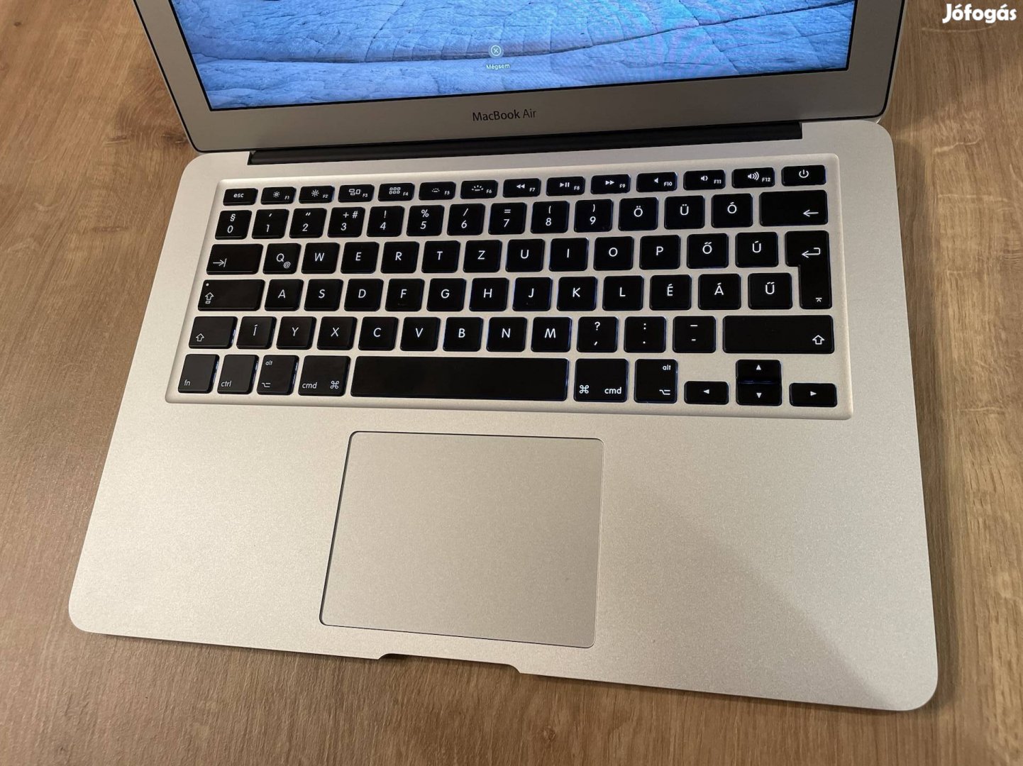 Macbook Air 2017 13" / Magyar billentyű + doboz, töltő