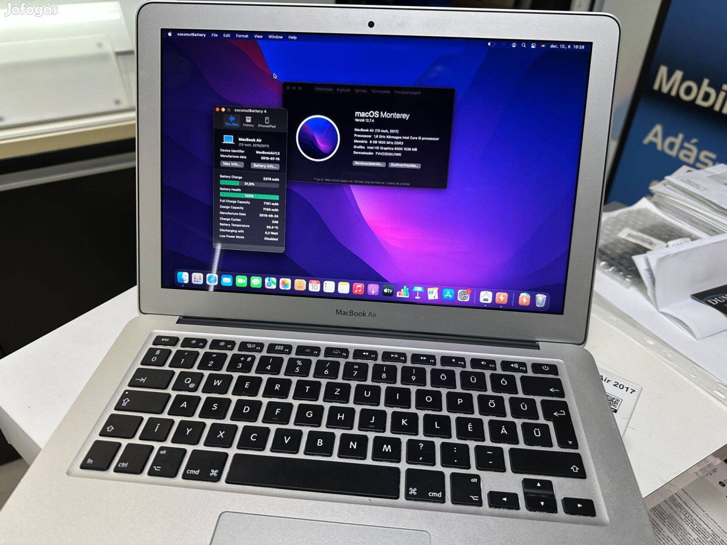 Macbook Air 2017 (2019-as gyártás) - Magyar billentyűzet- Újszerű álla