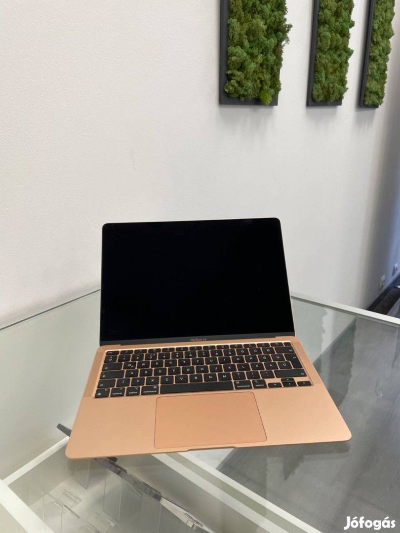 Macbook Air M1 8/256GB 30 akku ciklus