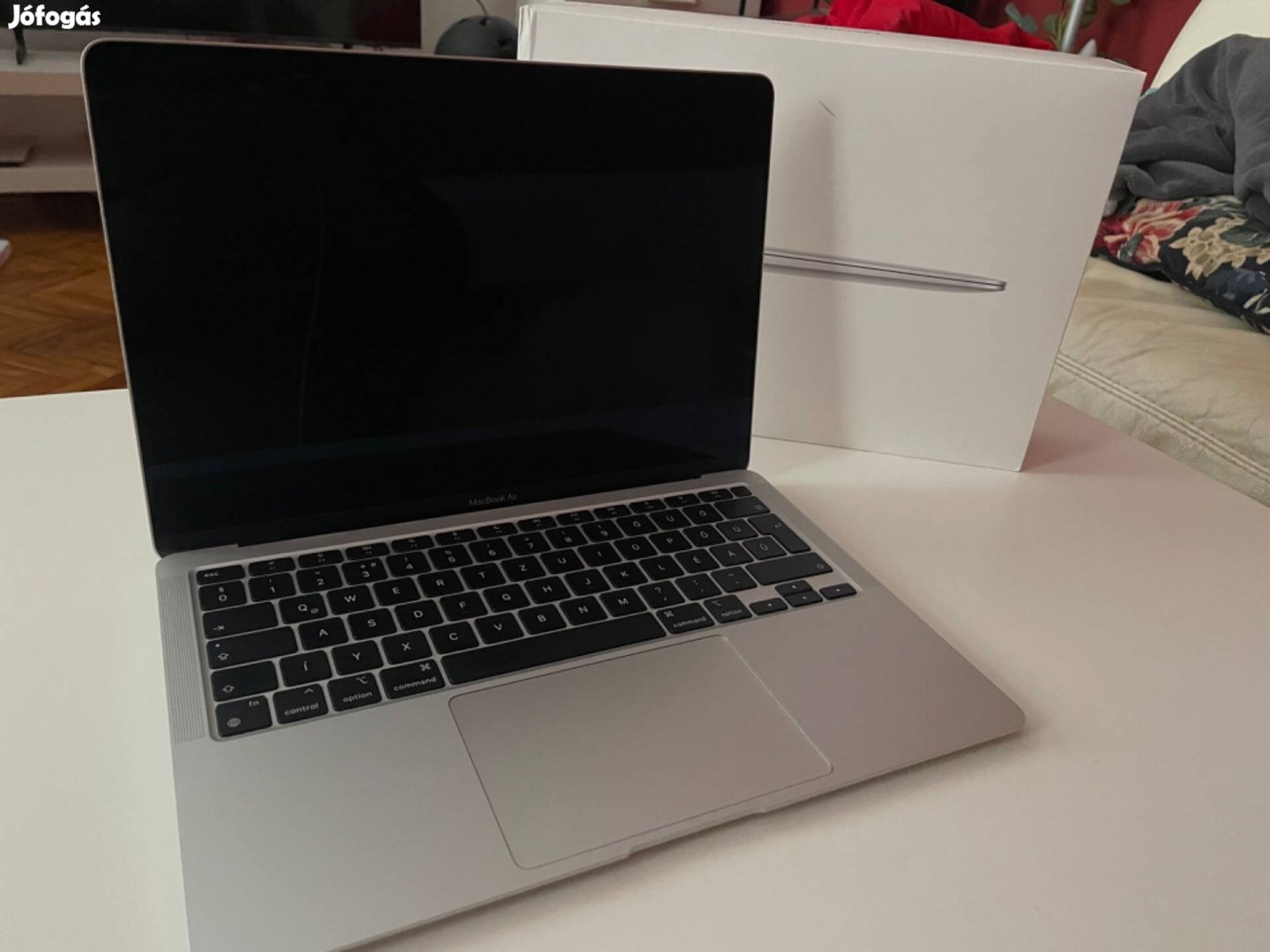 Macbook Air M1 chip 7 magos Gpuval, 256 GB tárhely ezüst