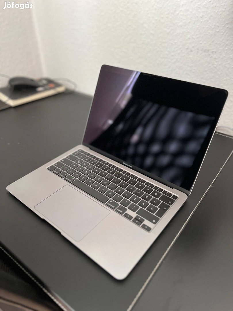 Macbook Air (2020) 13 i5 8GB 256SSD