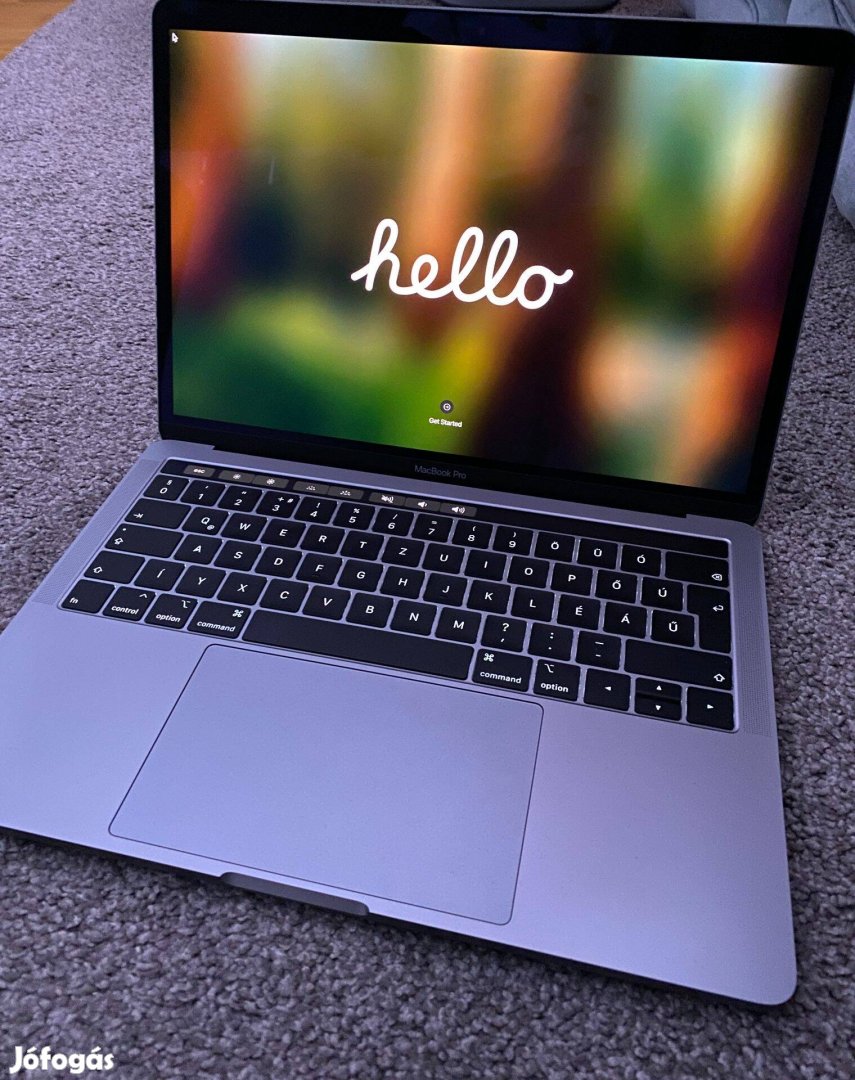 Macbook Pro 13,3", 2019. 1,4GHz i5 magyar, alsó panel cserélve
