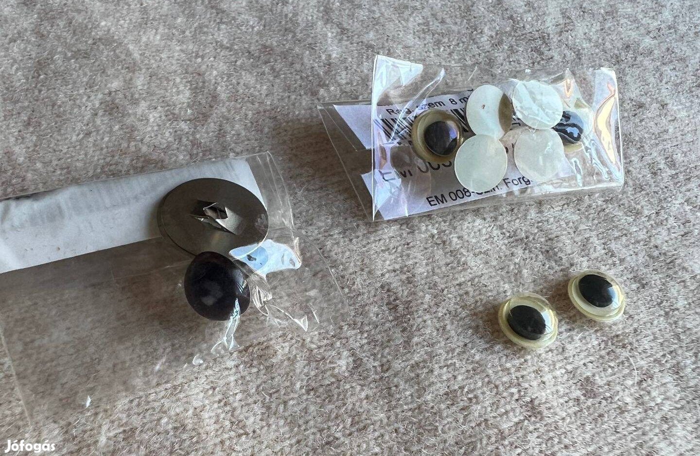 Maciszem és ragasztható mozgó szemek