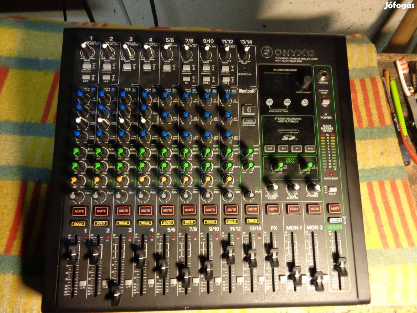 Mackie Onyx 12 keverő