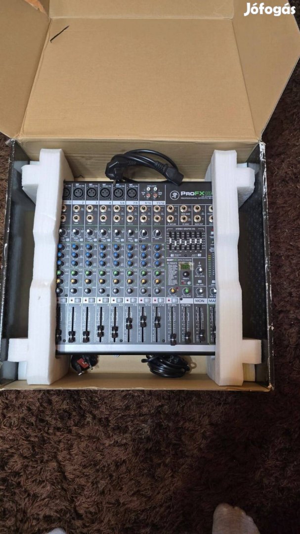 Mackie profx12 v2 keverö