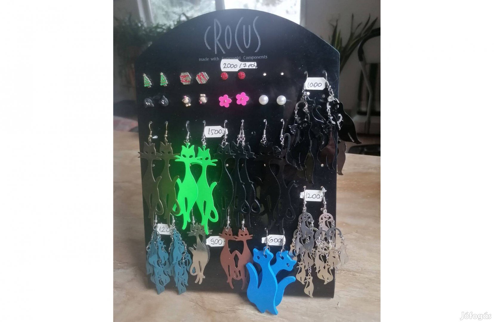 Macskás fülbevaló eladó!