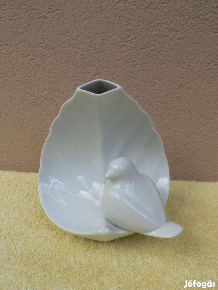 Madaras fehér porcelán váza, dísztárgy