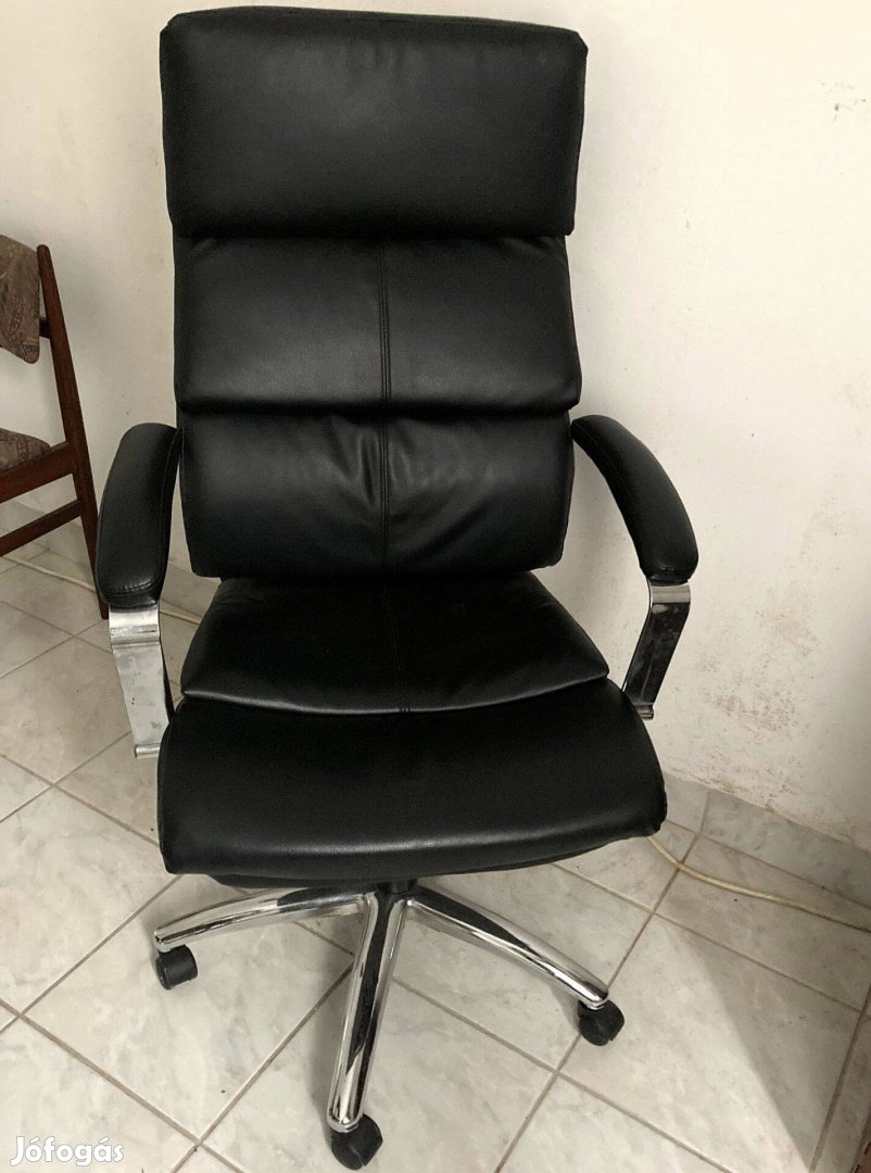 Magas hattamlas, nagy meretü bör kenyelmes forgoszek Olcson