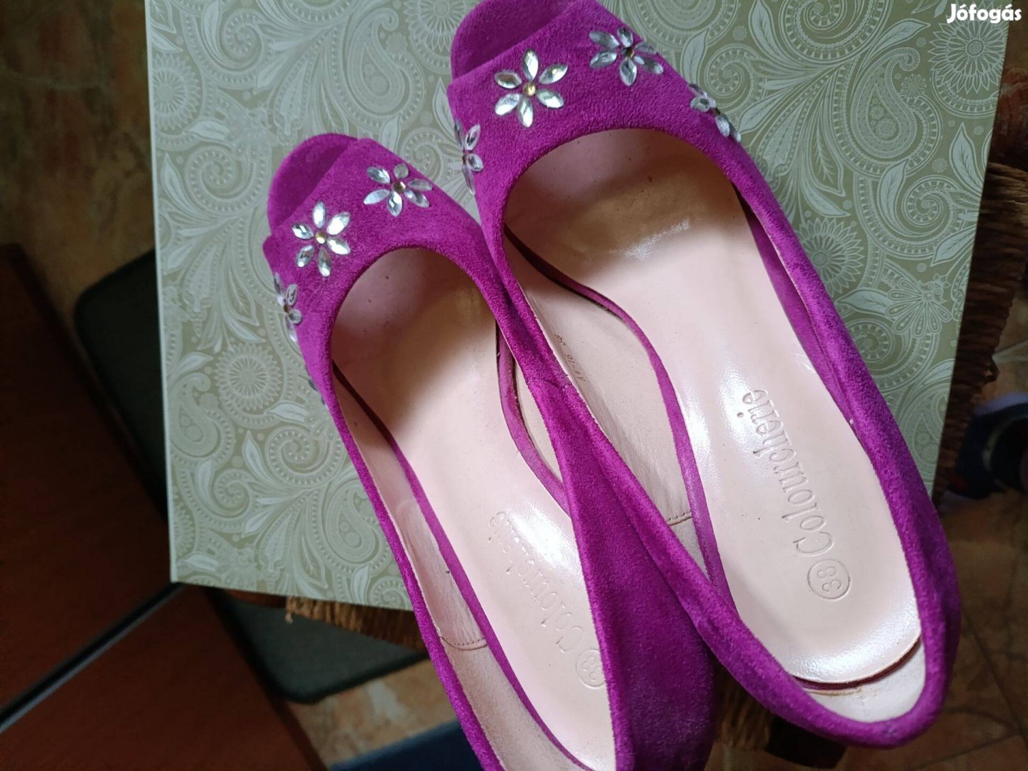 Magas sarkú tavasz cipő eladó