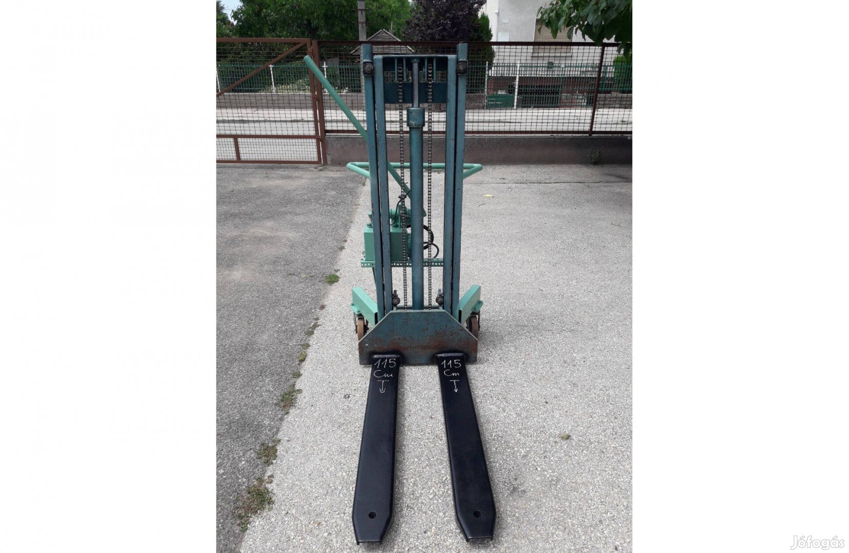 Magasemelésű kézi raklapemelő