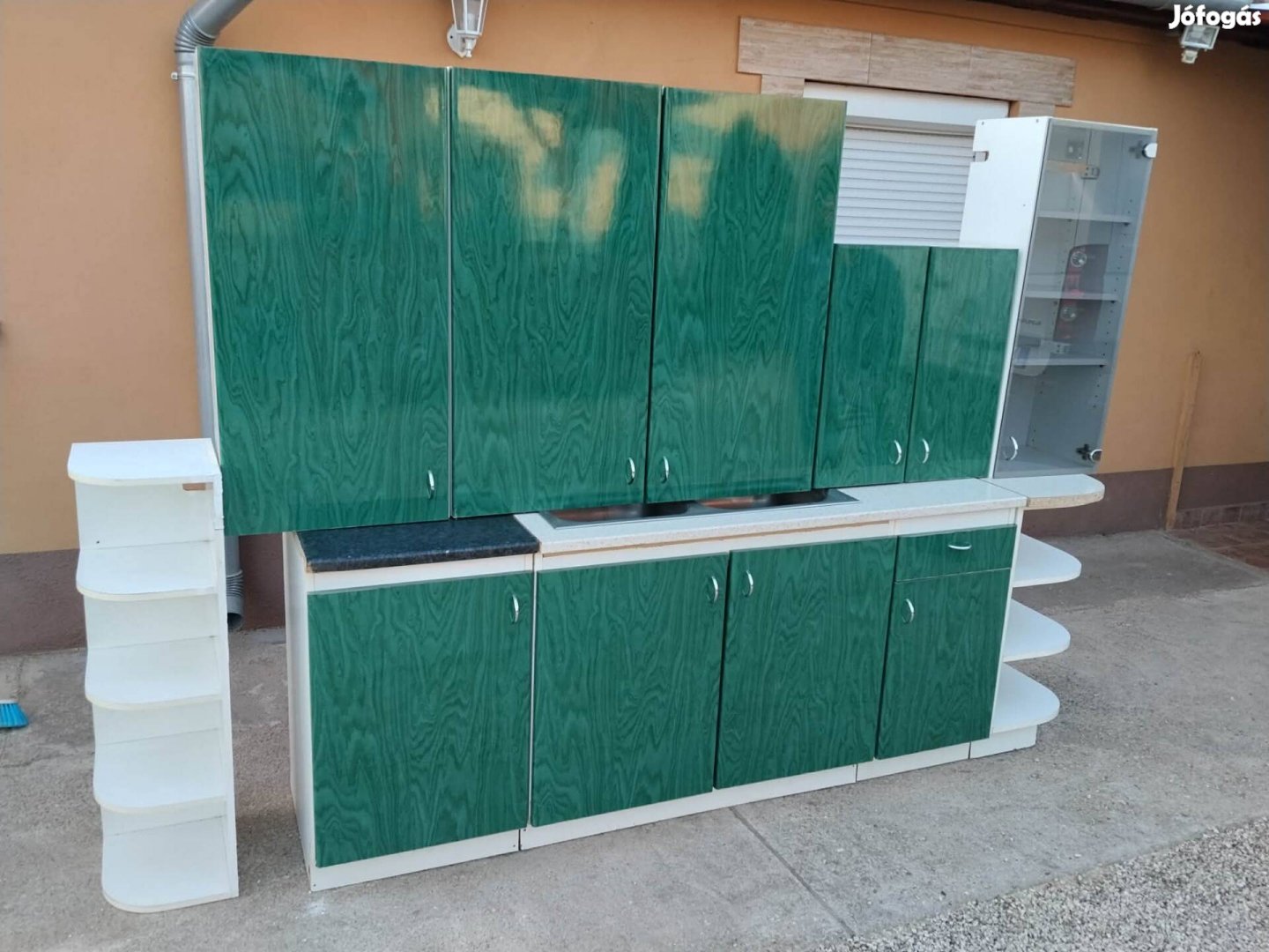 Magasfényű konyhabútor