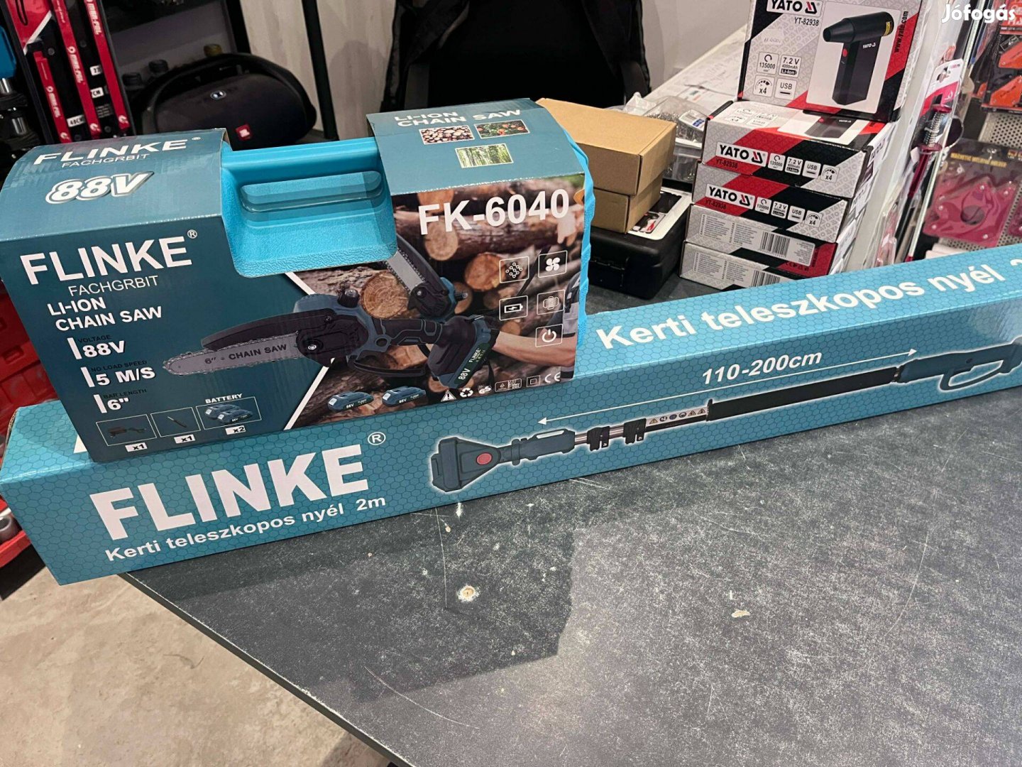 Magassági ágvágó fűrésszel és teleszkópos nyéllel 2db akku