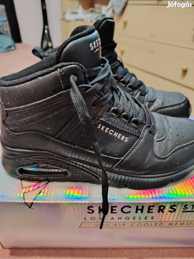 Magasszáru skechers 