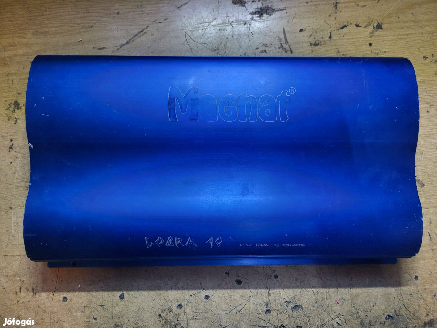 Magnat Cobra 400 erősítő