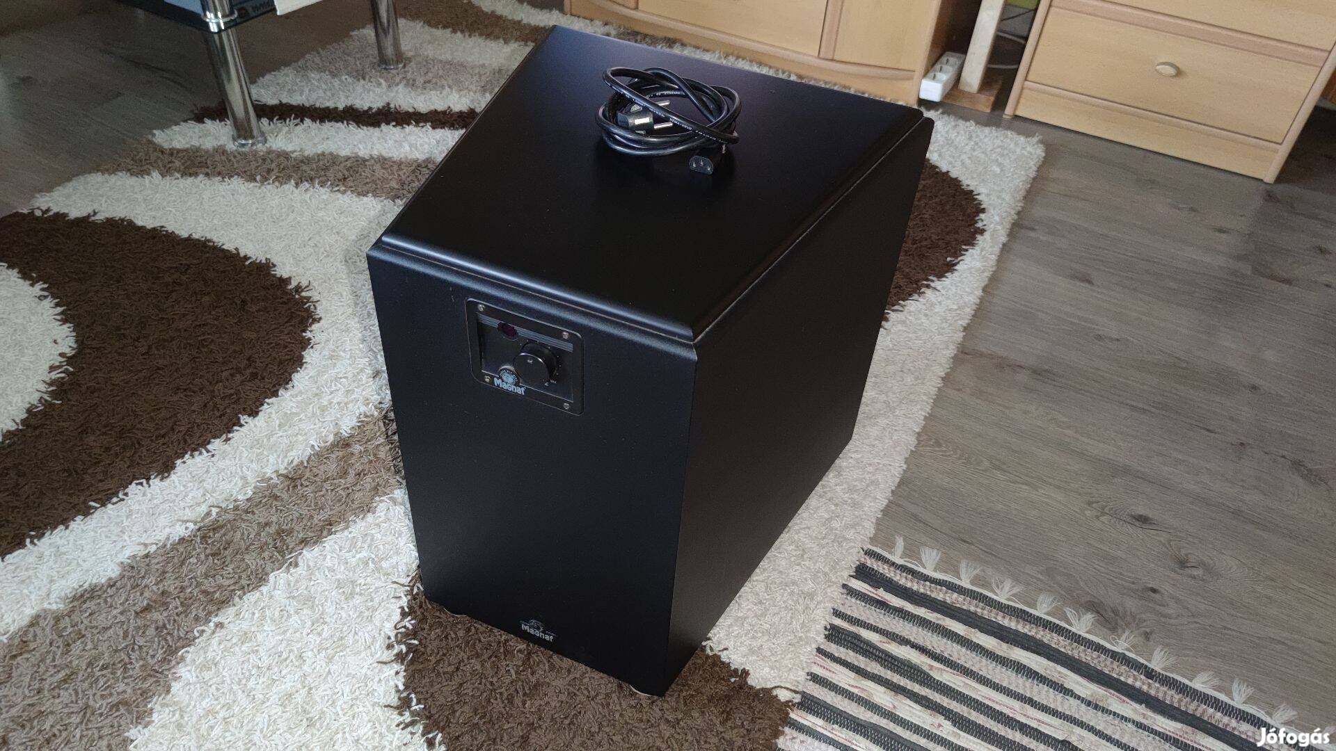 Magnat Omega 300 aktív subwoofer