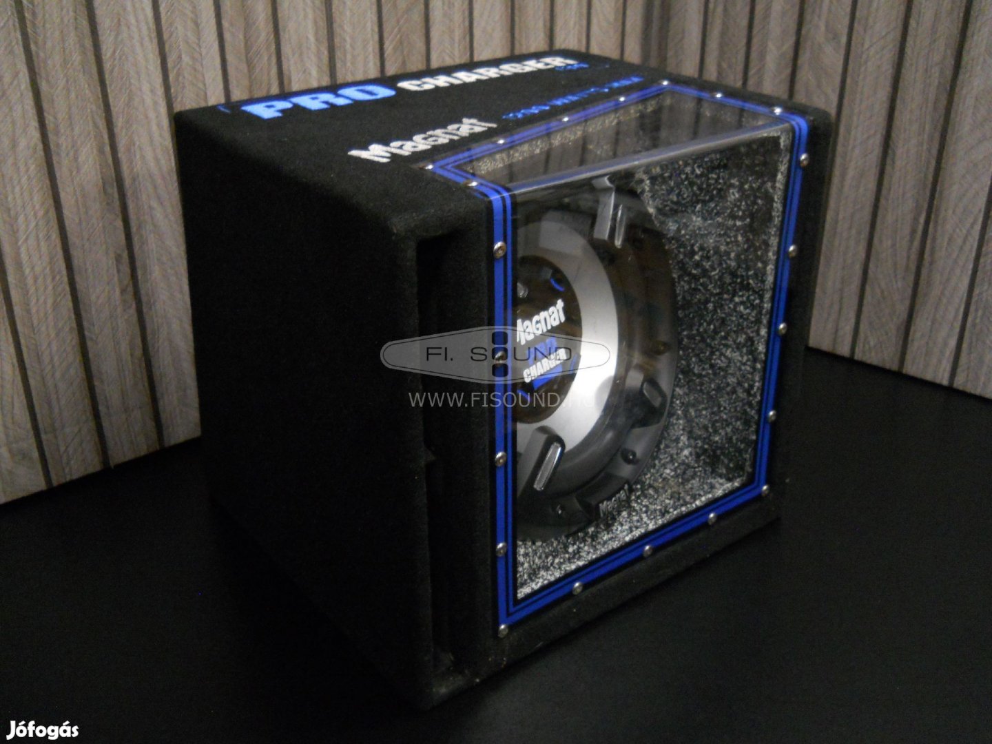 Magnat Pro Charger 130 ,400-1200W,4ohm,autós sub világítással