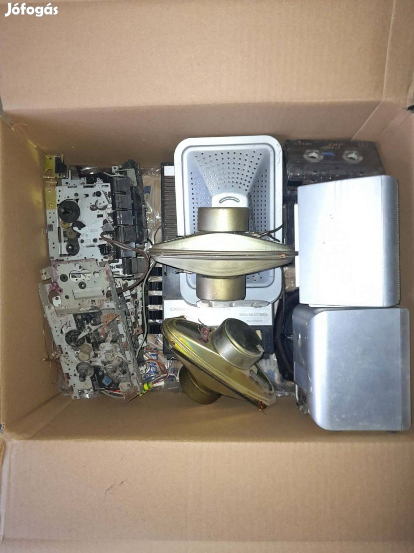 Magnó mechanikák, hangszórók, kazetták, alkatrésznek