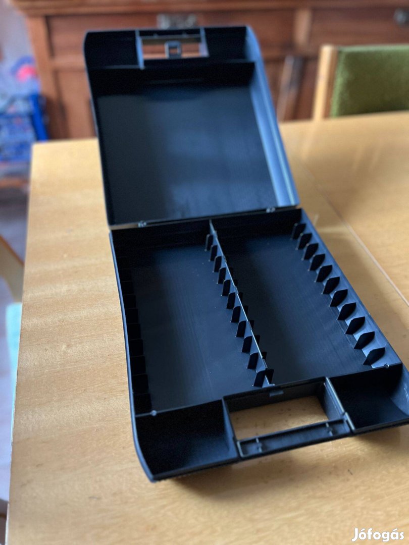 Magnókazetta tartó és szállító doboz