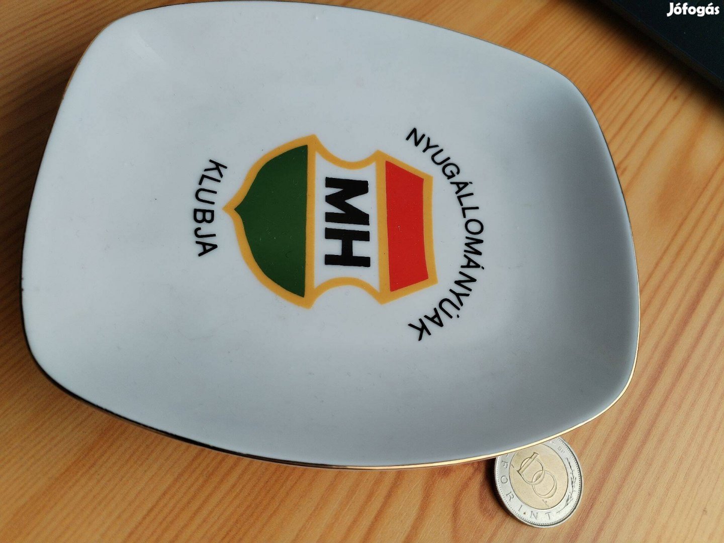 Magyar Honvédség Nyugállományúak Klubja névjegytál Hollóhá