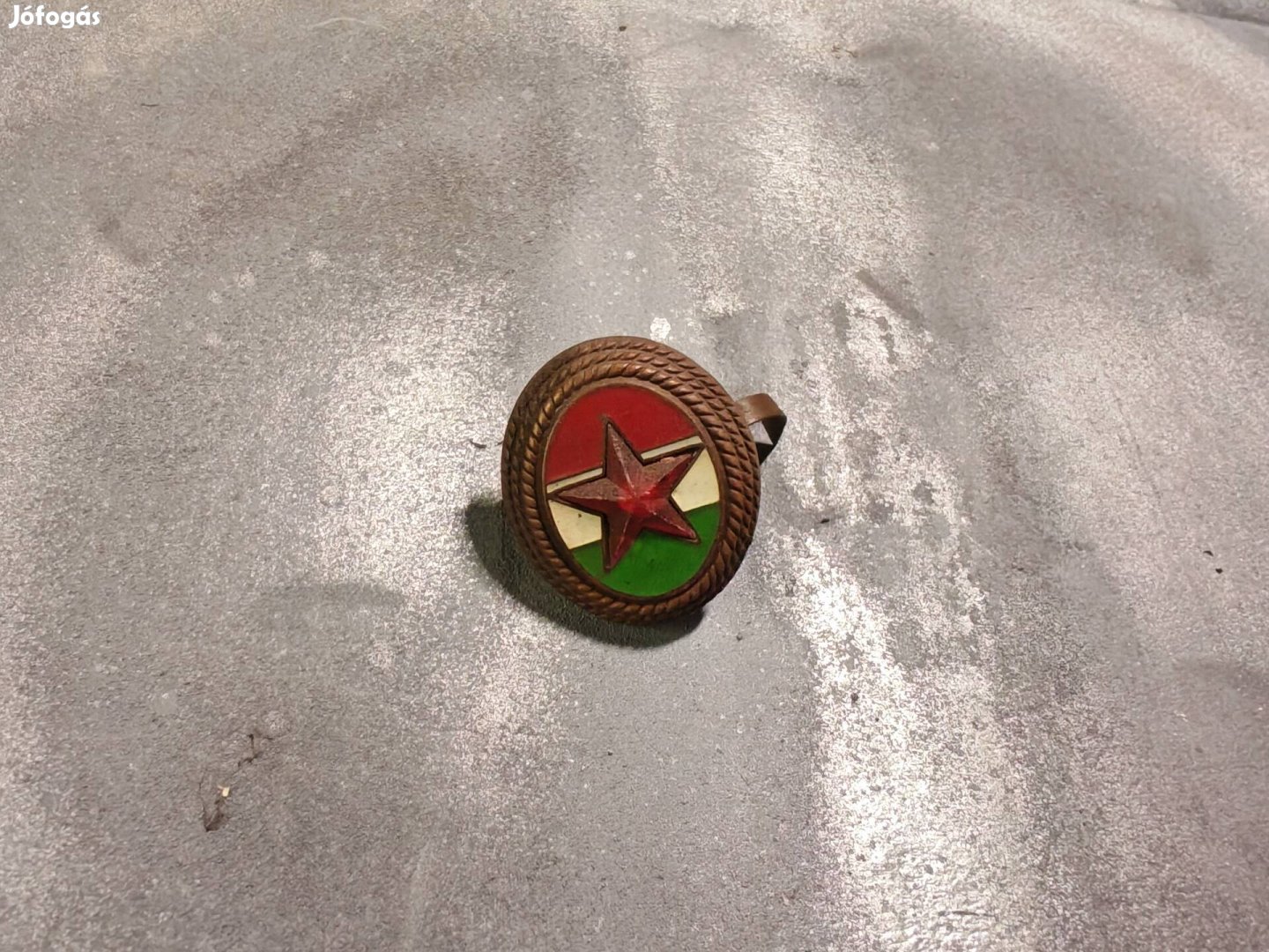 Magyar Néphadsereg antik sapkarózsa