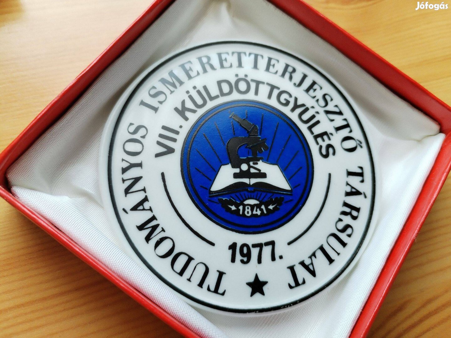 Magyar Tudományostársulat1977-es hollóházi porcelán plaketje