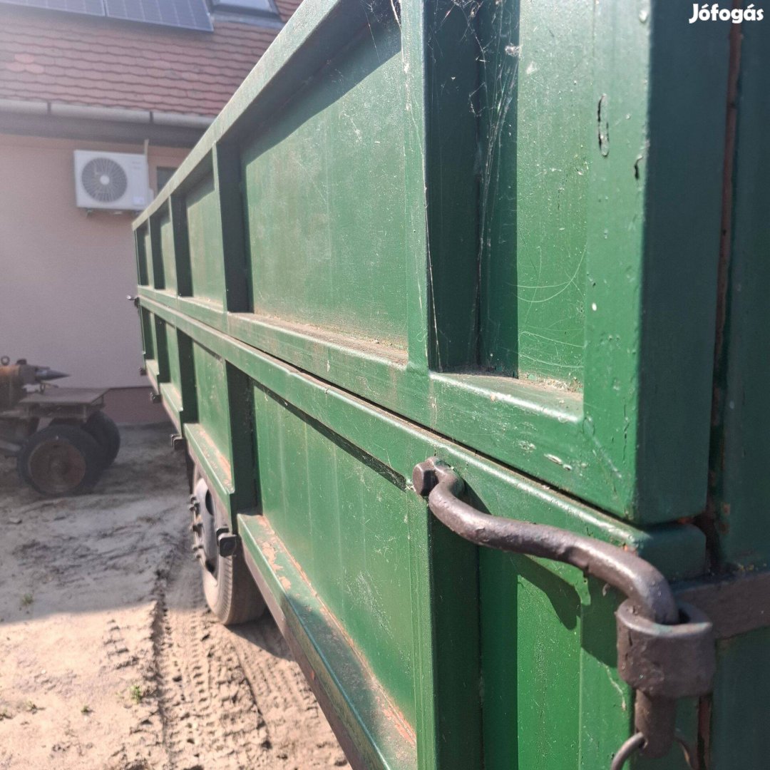 Magyar billenős pótkocsi 3,5 t igen jó állapotban eladó.Régi papiros